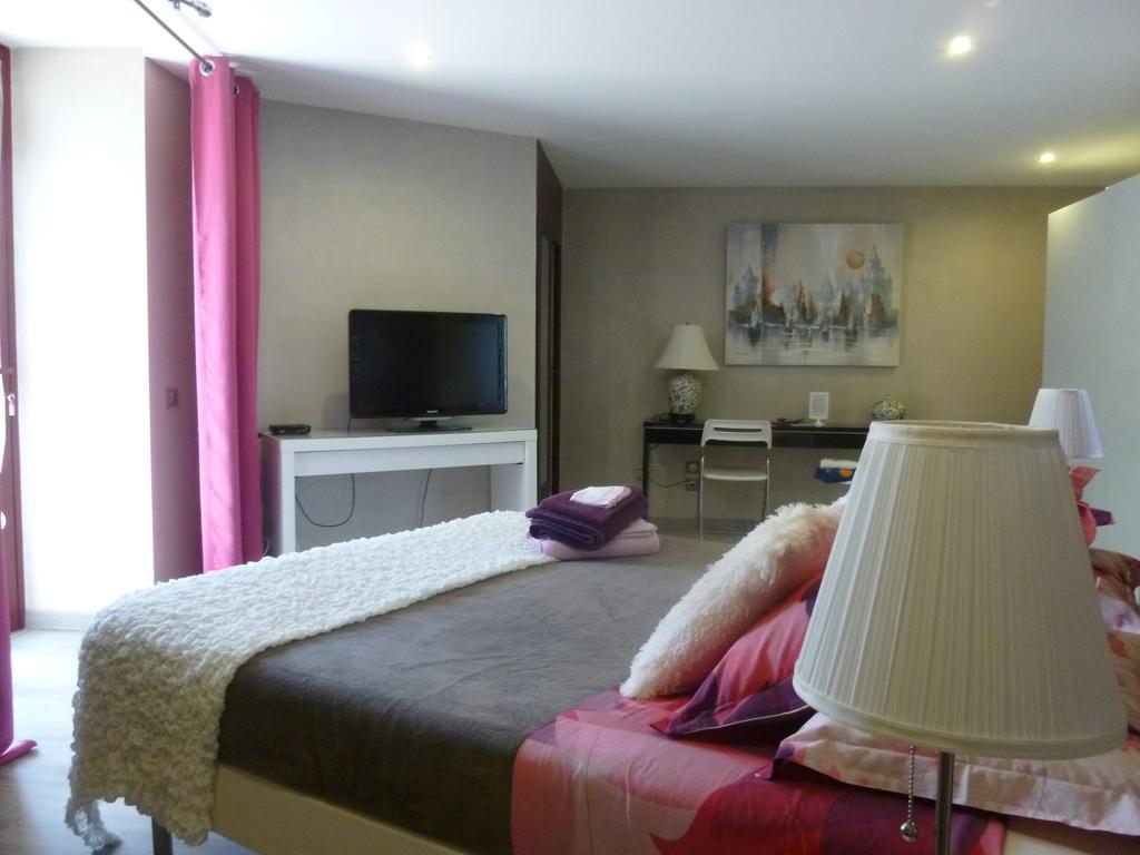 Au Mas De Gamet Bed and Breakfast Théminettes Εξωτερικό φωτογραφία
